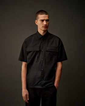 Camicia a maniche corte con bottoni in gabardina della Metropolis Series