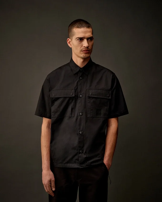 Camicia a maniche corte con bottoni in gabardina della Metropolis Series