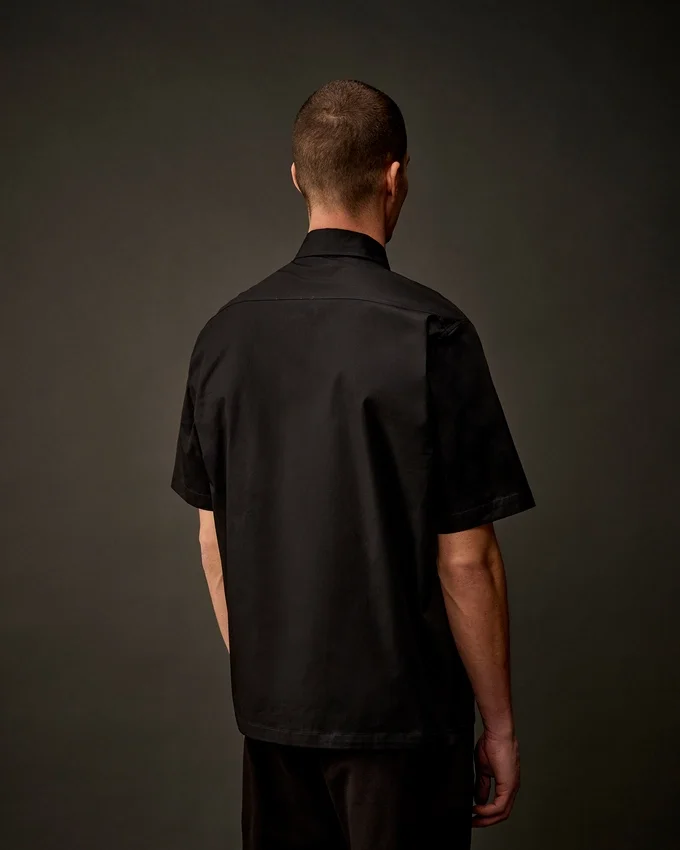 Camicia a maniche corte con bottoni in gabardina della Metropolis Series