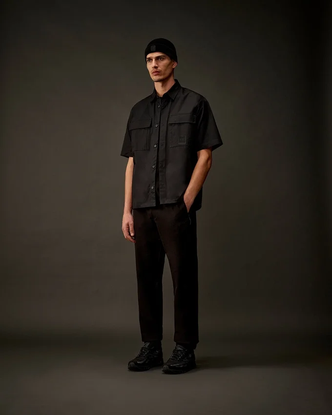 Camicia a maniche corte con bottoni in gabardina della Metropolis Series