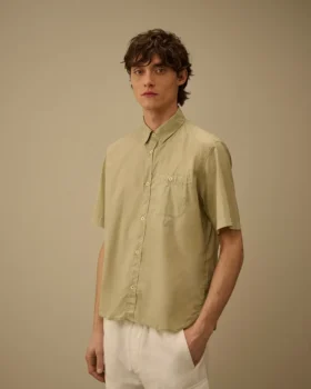 Camicia a maniche corte con bottoni in mussola leggera