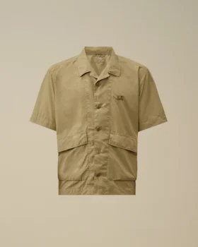 Camicia a maniche corte dal taglio squadrato in popeline