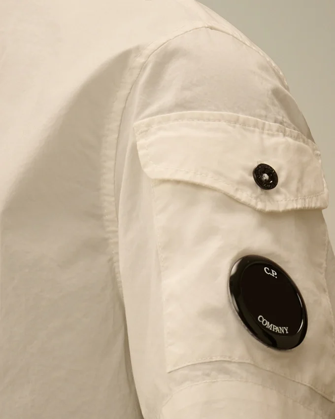 Camicia a maniche corte in popeline di cotone U16 con bottoni e lente