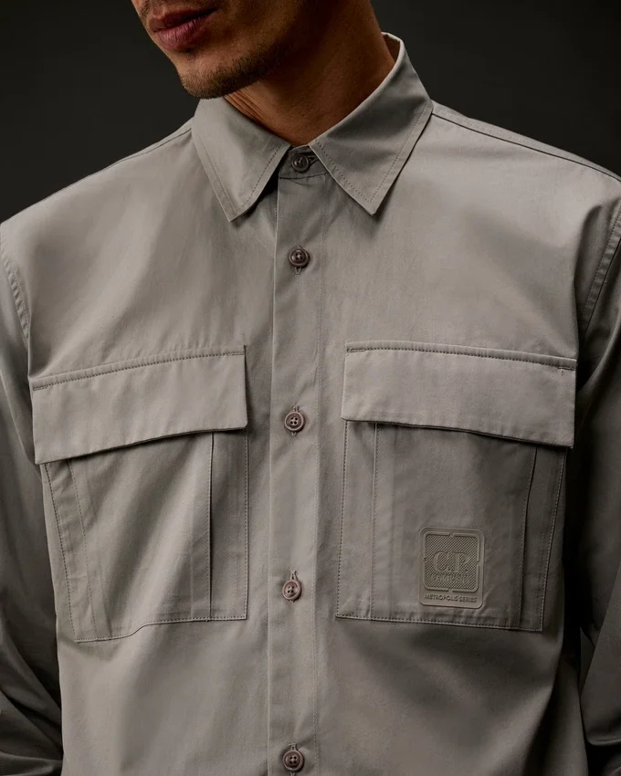 Camicia a maniche lunghe con bottoni in gabardina della Metropolis Series