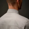Camicia a maniche lunghe con bottoni in gabardina della Metropolis Series