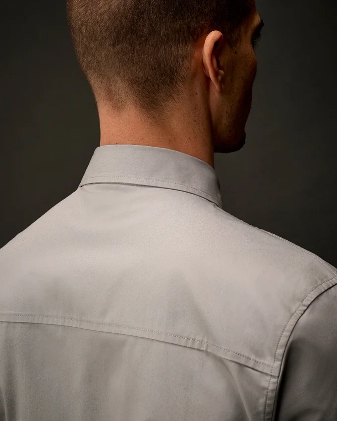 Camicia a maniche lunghe con bottoni in gabardina della Metropolis Series