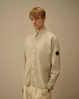 Camicia a maniche lunghe in popeline con bottoni a forma di lente