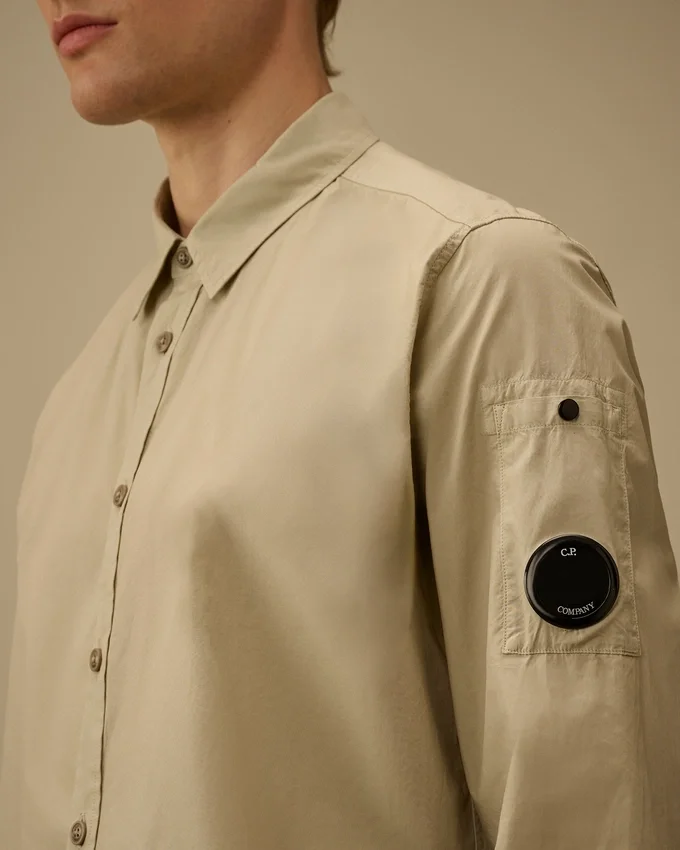 Camicia a maniche lunghe in popeline con bottoni a forma di lente