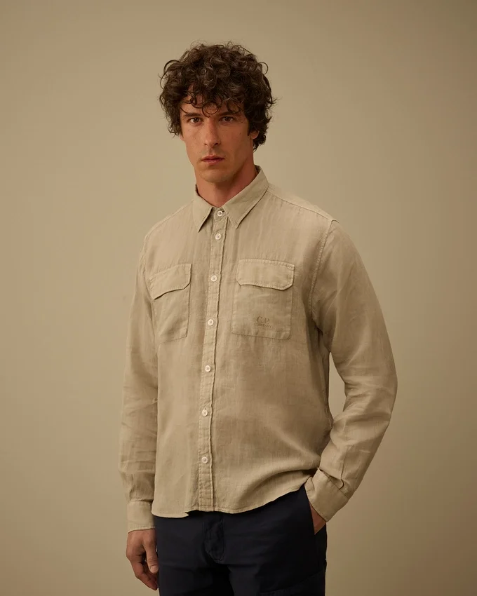 Camicia in lino a maniche lunghe con bottoni