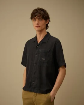 Camicia squadrata in lino a maniche corte con bottoni