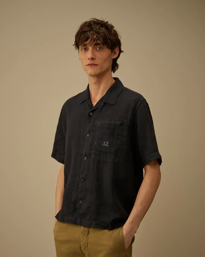 Camicia squadrata in lino a maniche corte con bottoni