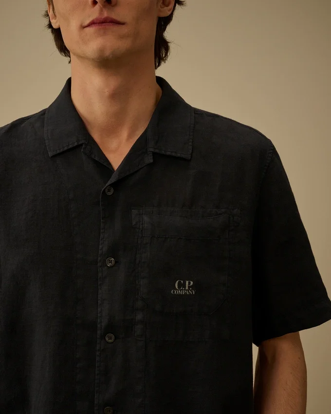 Camicia squadrata in lino a maniche corte con bottoni