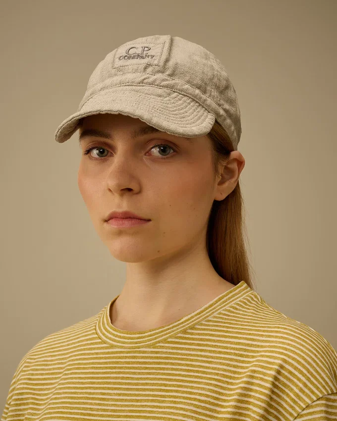 Cappellino con inserti in Rafia-R