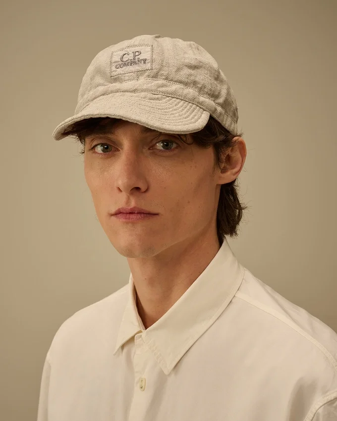 Cappellino con inserti in Rafia-R