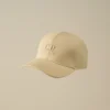 Cappellino in gabardina a contrasto
