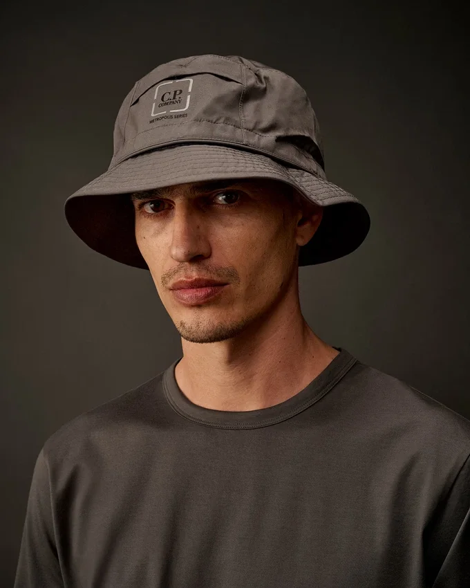 Cappello a secchiello HyST della Metropolis Series