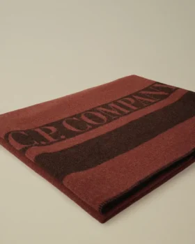 Coperta con logo in lana