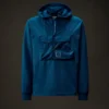 Felpa con cappuccio e mezza zip in pile elasticizzato della Metropolis Series