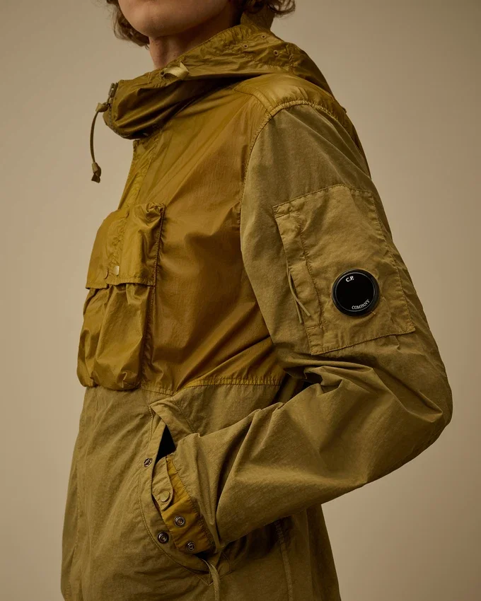 Giacca con cappuccio e lenti in Flatt Nylon misto
