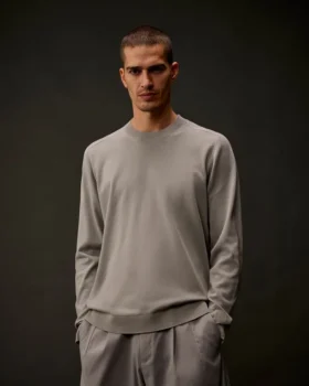 Maglione a girocollo in cotone elasticizzato della Metropolis Series