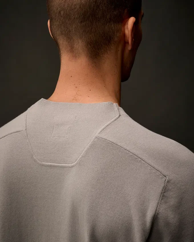 Maglione a girocollo in cotone elasticizzato della Metropolis Series