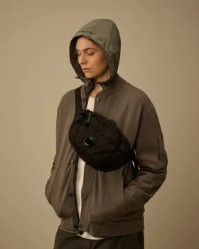 Maglione reversibile con cappuccio in misto cotone