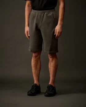 Pantaloncini cargo in pile elasticizzato della Metropolis Series
