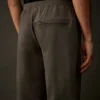 Pantaloncini cargo in pile elasticizzato della Metropolis Series