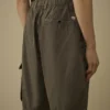Pantaloncini cargo larghi in cotone rip-stop con tasche per lenti