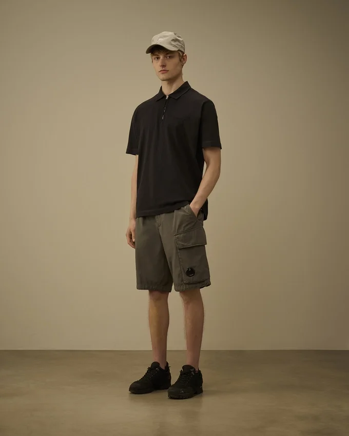 Pantaloncini cargo larghi in cotone rip-stop con tasche per lenti