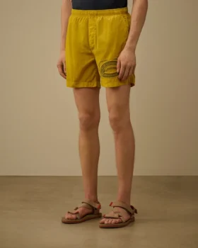 Pantaloncini da bagno con ricamo grafico Eco-Chrome-R