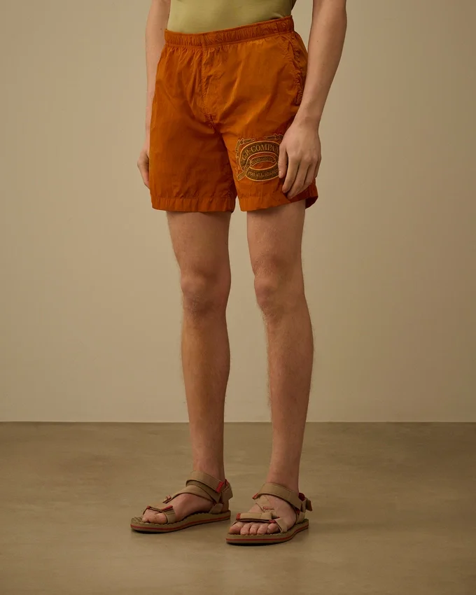 Pantaloncini da bagno con ricamo grafico Eco-Chrome-R