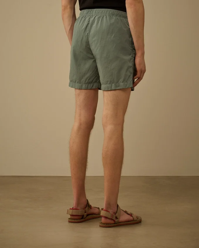 Pantaloncini da bagno con ricamo grafico Eco-Chrome-R