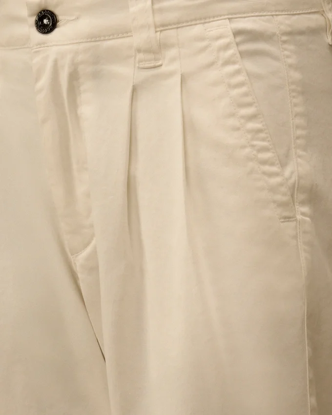 Pantaloncini in gabardina elasticizzata U16