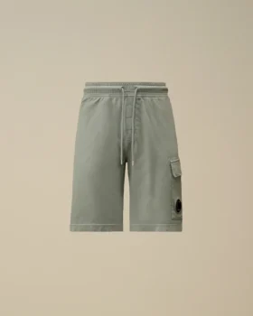 Pantaloncini in pile leggero con tasche cargo e logo Lens