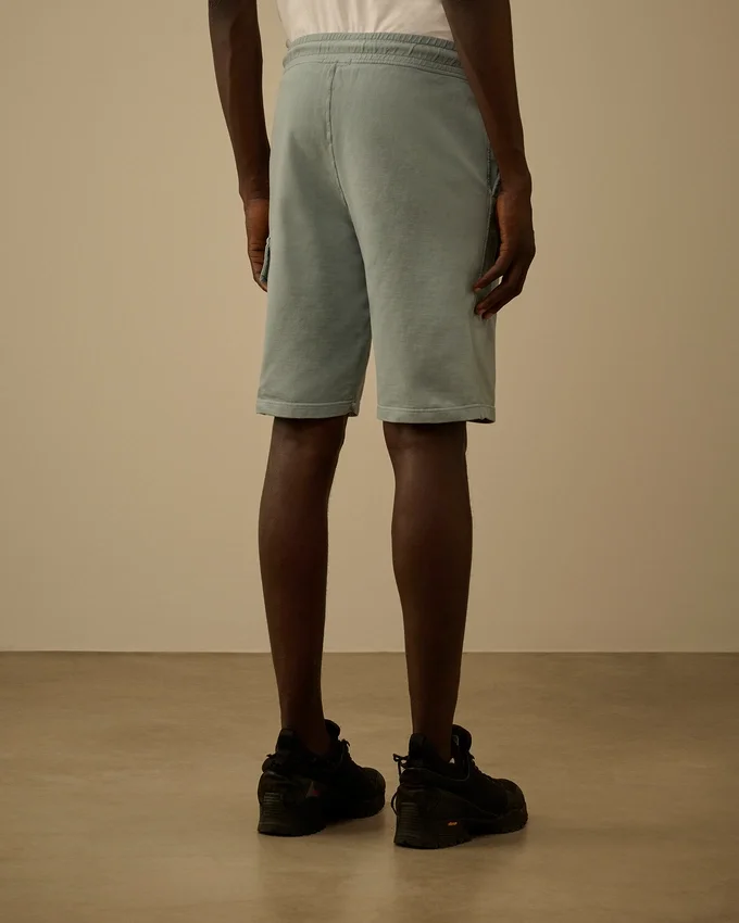 Pantaloncini in pile leggero con tasche cargo e logo Lens