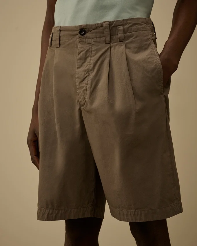 Pantaloncini larghi con pinces in gabardina di cotone