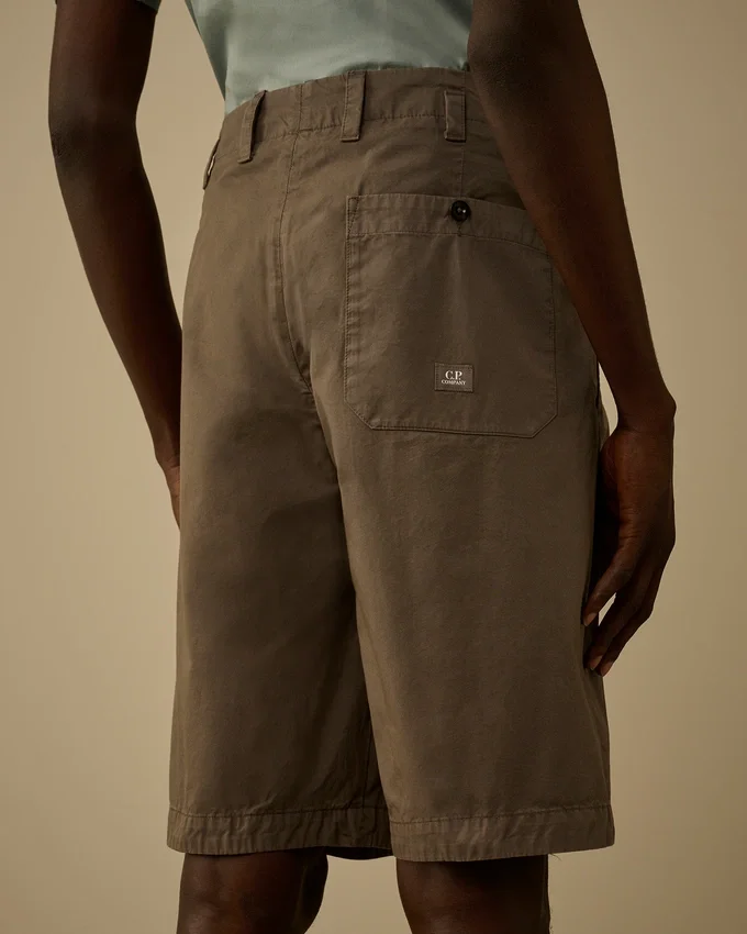 Pantaloncini larghi con pinces in gabardina di cotone