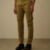 Pantaloni cargo con tasche arrotondate ergonomiche in raso elasticizzato