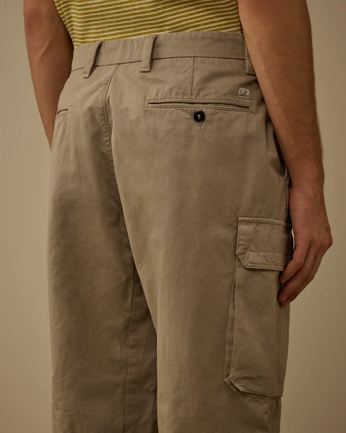 Pantaloni cargo larghi in gabardina di cotone