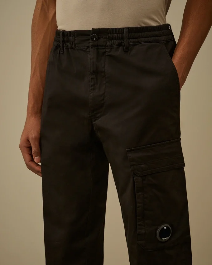 Pantaloni cargo regular in raso di cotone elasticizzato