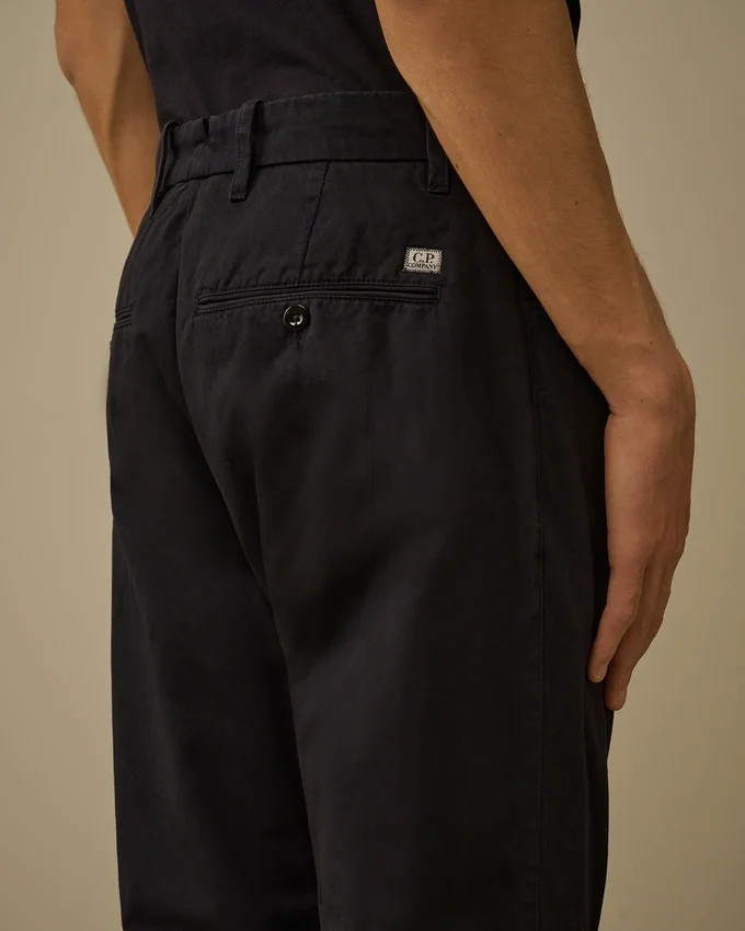 Pantaloni chino regular in gabardina di cotone