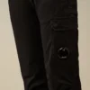 Pantaloni della tuta U16 in gabardina elasticizzata con tasche cargo e Lens