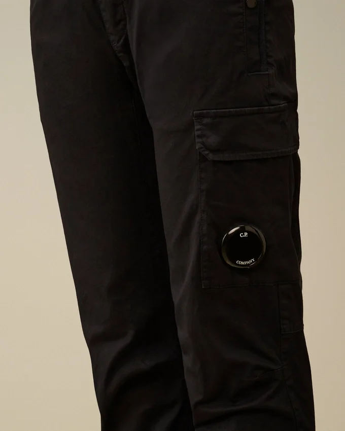 Pantaloni della tuta U16 in gabardina elasticizzata con tasche cargo e Lens