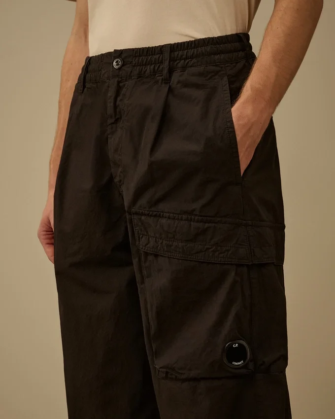 Pantaloni Micro-Reps a gamba squadrata con tasche a lente