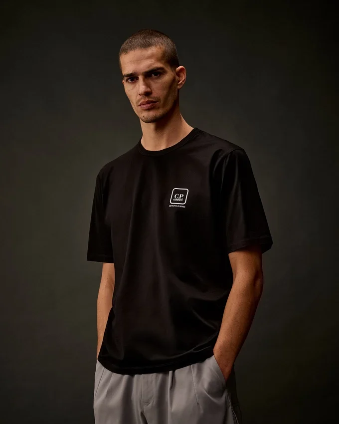 T-shirt a maniche corte con badge stampato in jersey mercerizzato della Metropolis Series