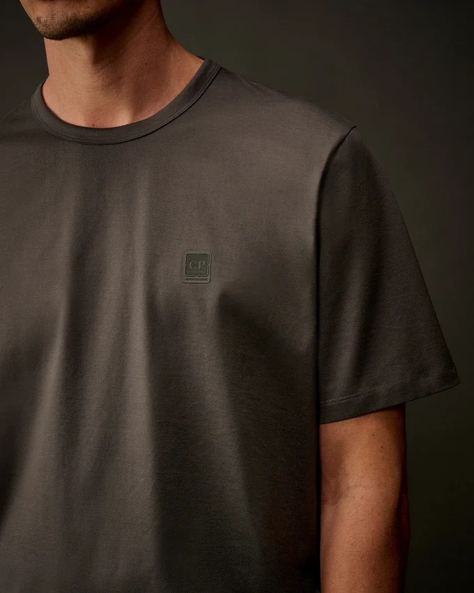 T-shirt a maniche corte in jersey mercerizzato della Metropolis Series con logo sul petto