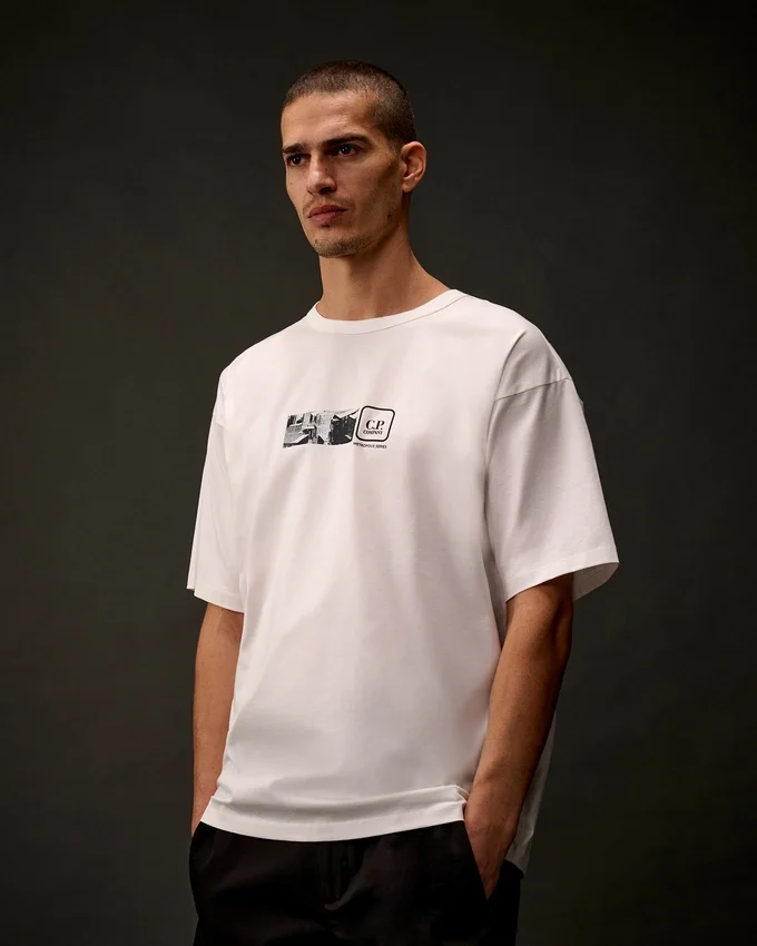 T-shirt a maniche corte in jersey mercerizzato della Metropolis Series con ricamo sul retro